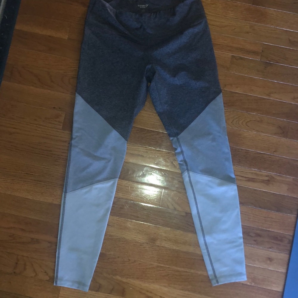 EUC Old Navy compression leggings